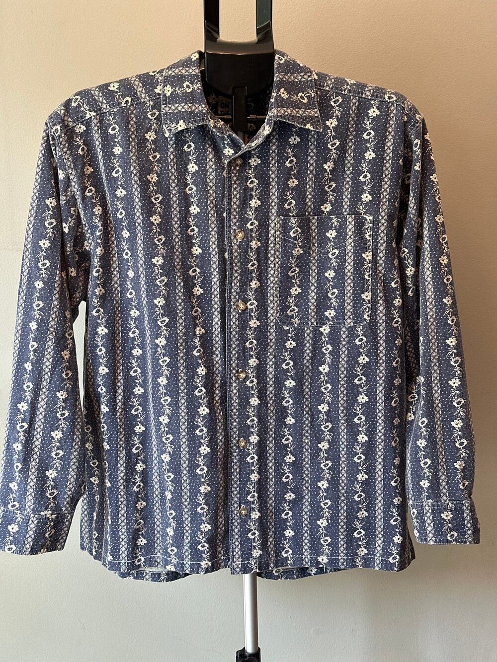 On The Brink Long Sleeve Button Up Shirt Women Medium Blue White‎ Floral Striped